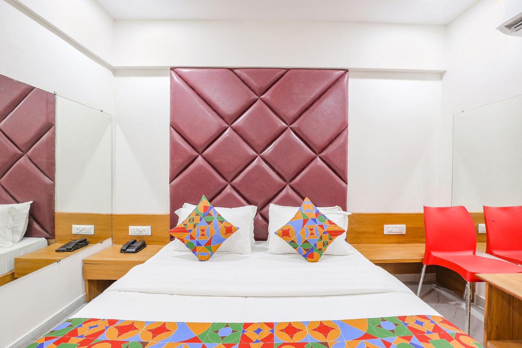 Fabhotel Crystal I - กันตินาการ์ ภายนอก รูปภาพ