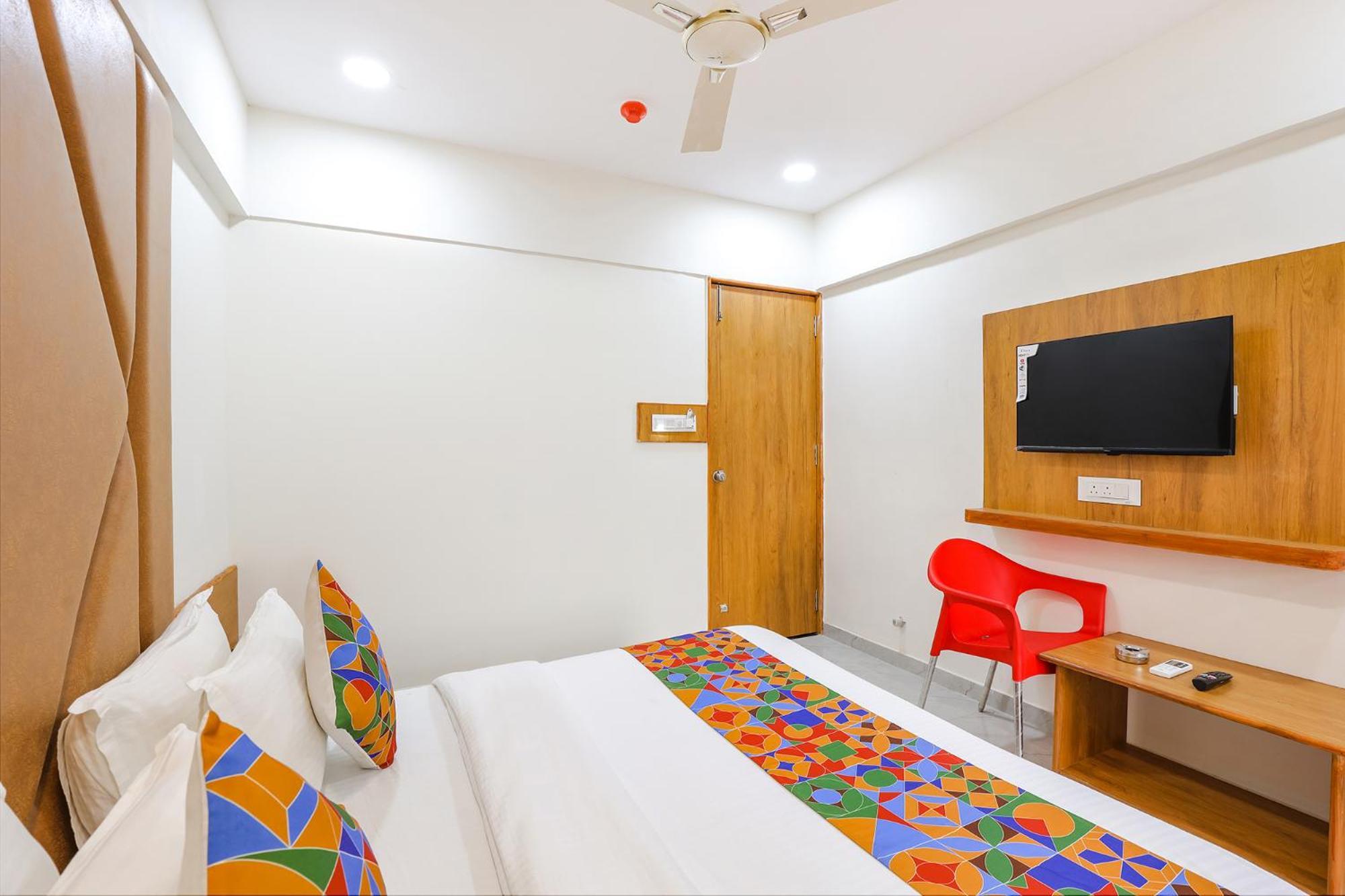 Fabhotel Crystal I - กันตินาการ์ ภายนอก รูปภาพ