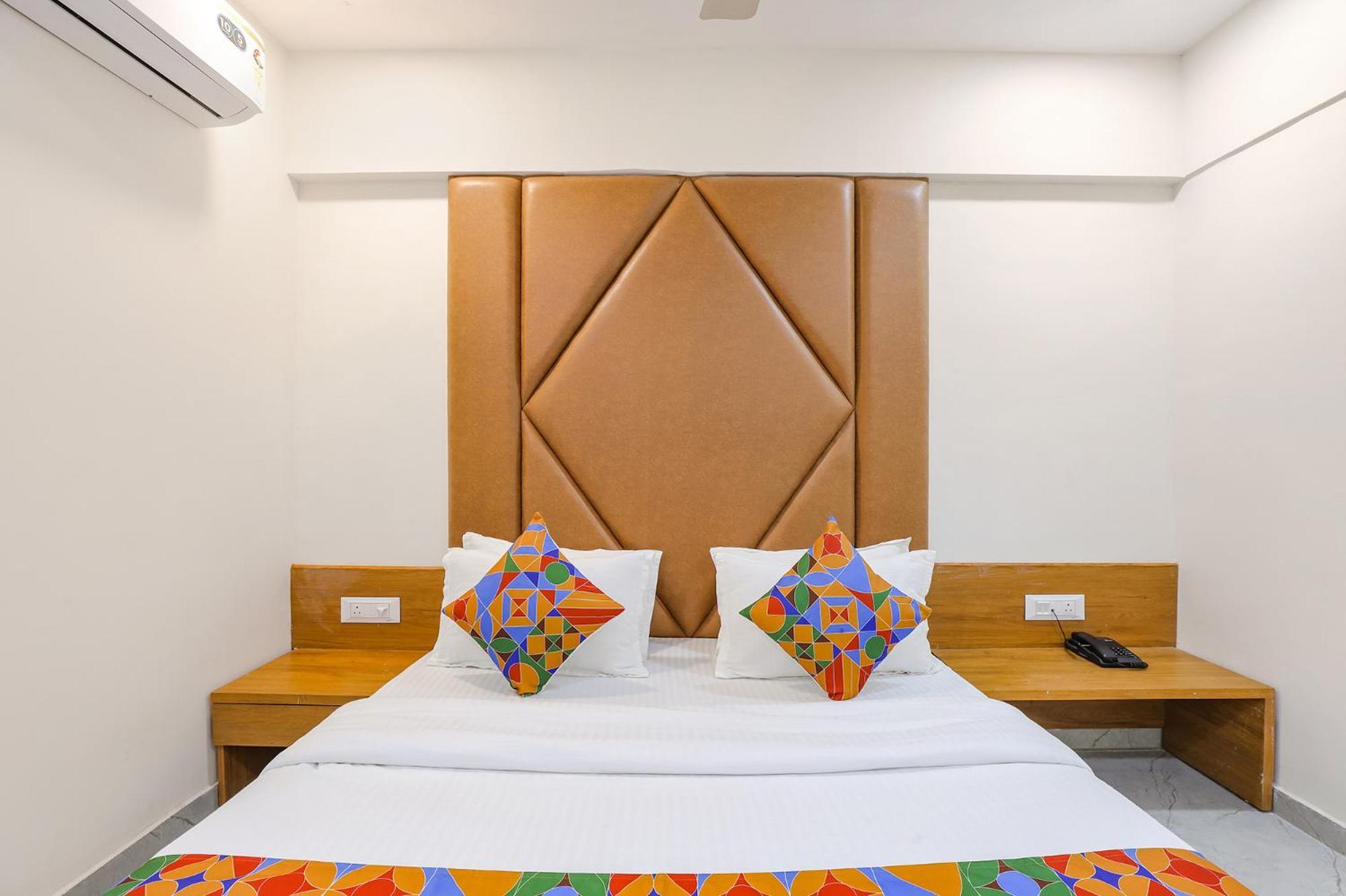 Fabhotel Crystal I - กันตินาการ์ ภายนอก รูปภาพ