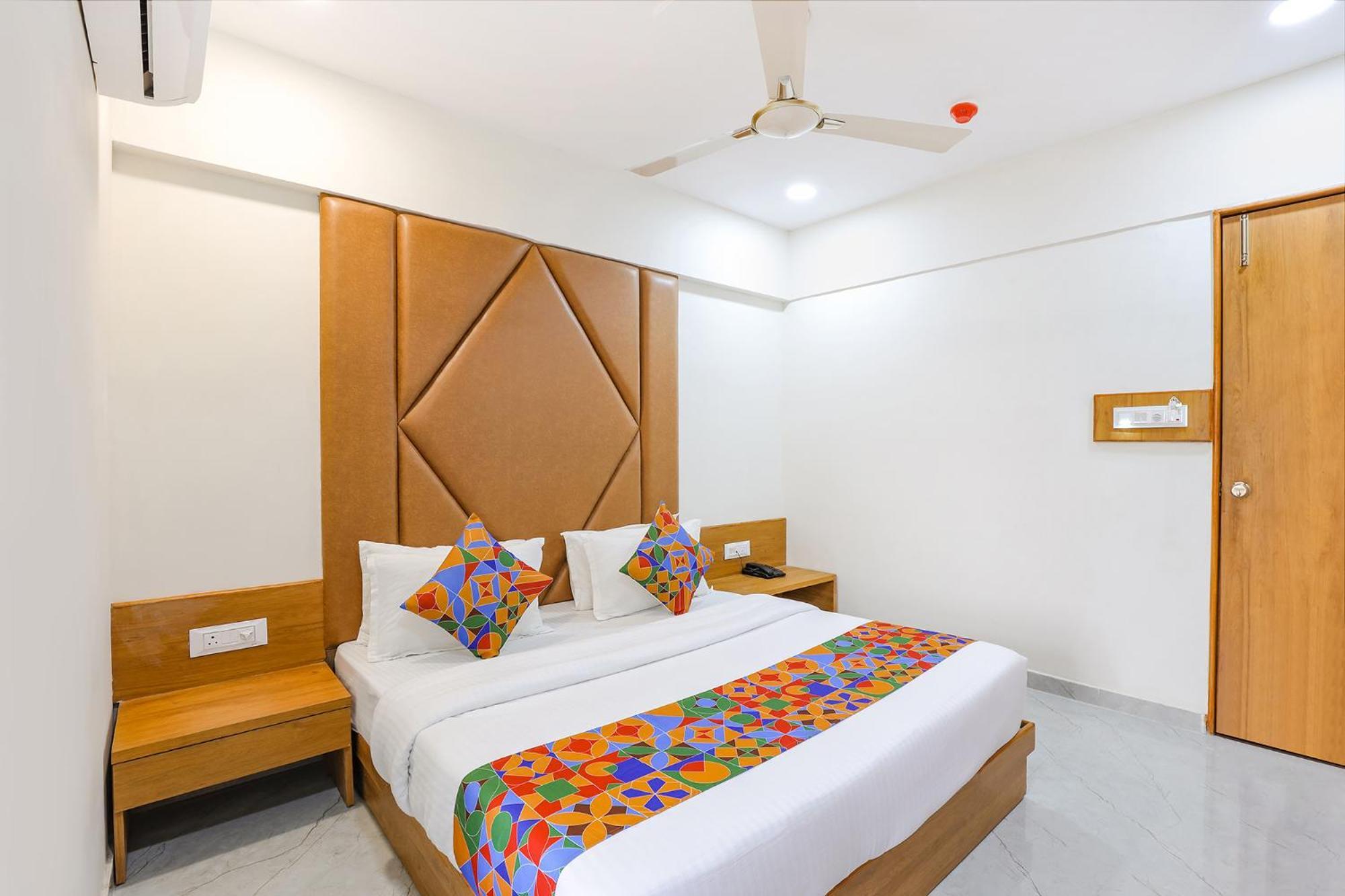 Fabhotel Crystal I - กันตินาการ์ ภายนอก รูปภาพ